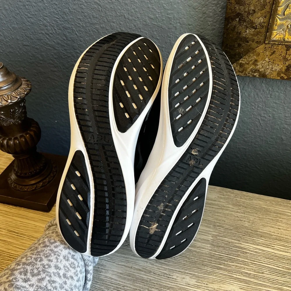 LIKE NEW!!! APL Techloom Dream Black and White Men's Shoes